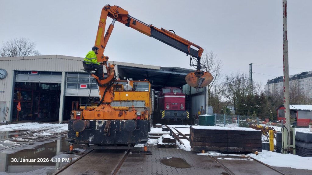 Schienen und neue Schwellen für die Gleisjoche