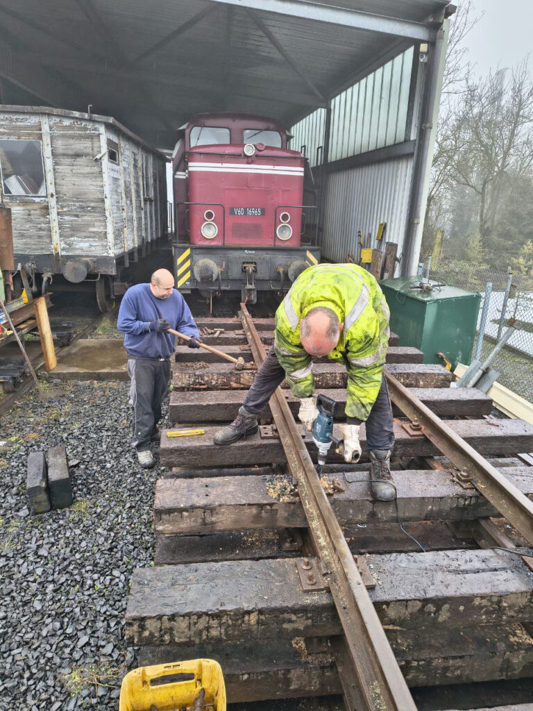 Darauf folgt das Bohren der Löcher