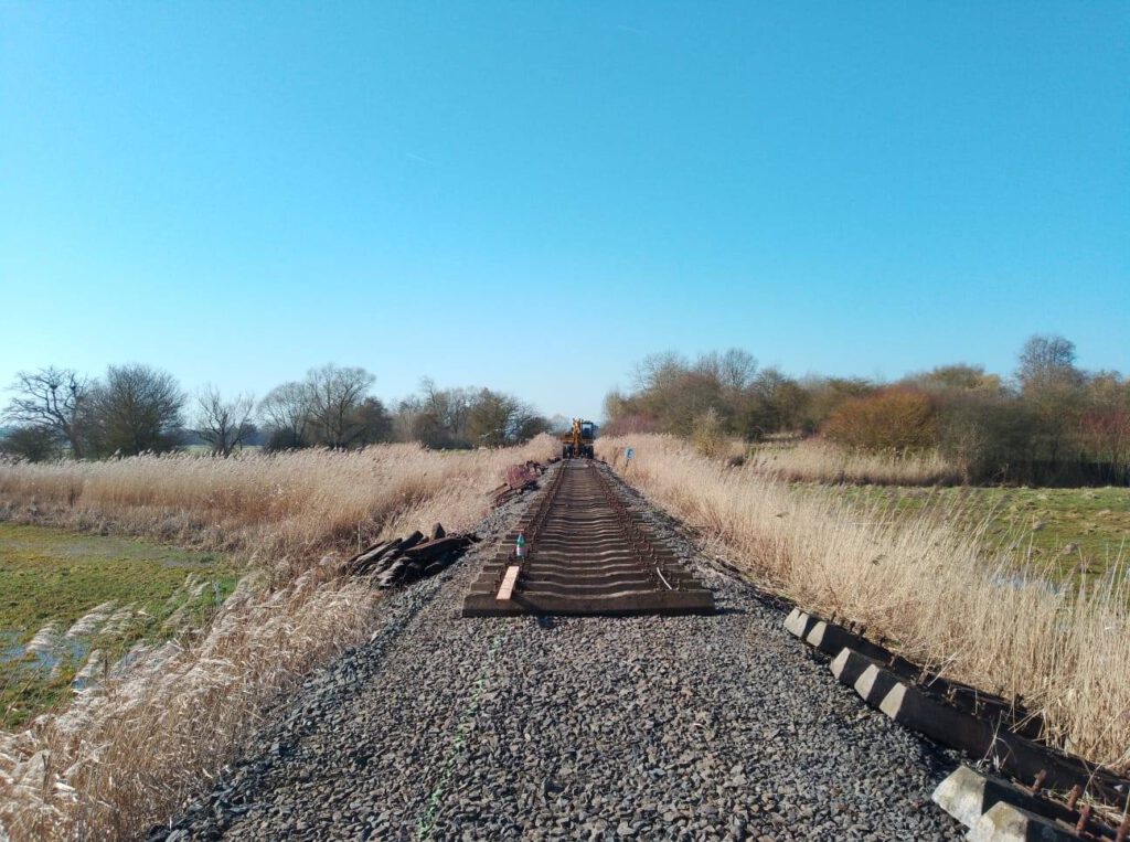 Frisch ausgelegte Schwellen