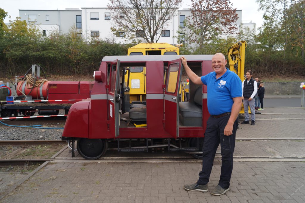 Bereit für die Mitfahrten: Der Klv 11 und unser 1. Vorsitzender Stefan John